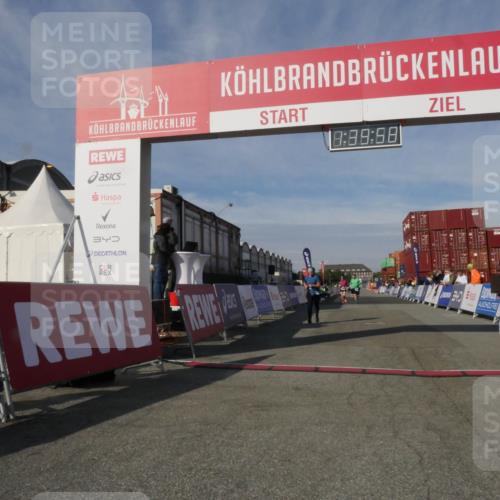 03.10.2025 - Köhlbrandbrückenlauf Matties Gatica Varas http://msf.ph/oto/9171971 03.10.2025 10:40:00 Ziel 2479, 2839, 2931 meine-sportfotos.de