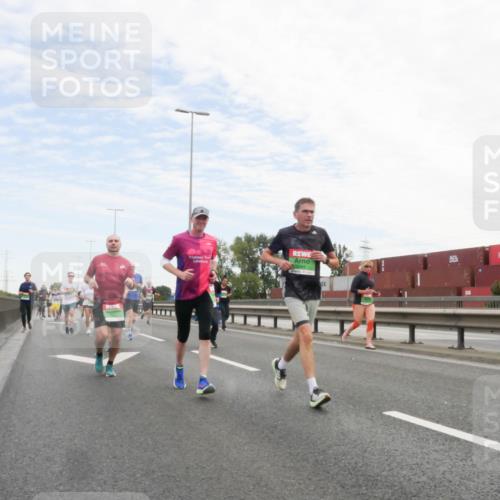 03.10.2025 - Köhlbrandbrückenlauf Matties Gatica Varas http://msf.ph/oto/9171972 03.10.2025 15:19:01 Position 3  meine-sportfotos.de