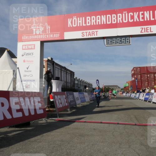 03.10.2025 - Köhlbrandbrückenlauf Matties Gatica Varas http://msf.ph/oto/9171973 03.10.2025 10:40:00 Ziel 2479, 2839, 2931 meine-sportfotos.de