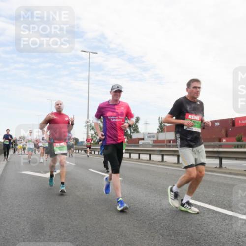 03.10.2025 - Köhlbrandbrückenlauf Matties Gatica Varas http://msf.ph/oto/9171974 03.10.2025 15:19:02 Position 3  meine-sportfotos.de