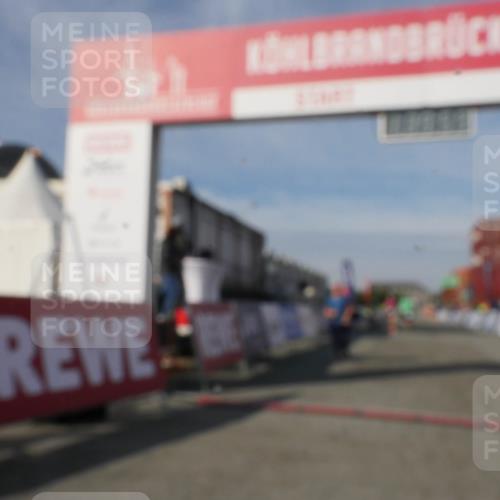 03.10.2025 - Köhlbrandbrückenlauf Matties Gatica Varas http://msf.ph/oto/9171975 03.10.2025 10:40:01 Ziel 2479, 2839, 2931 meine-sportfotos.de