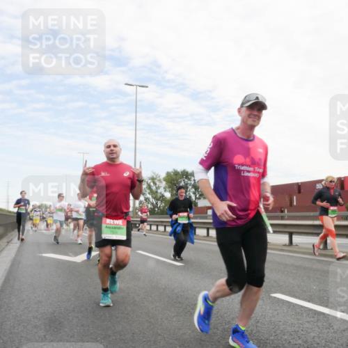 03.10.2025 - Köhlbrandbrückenlauf Matties Gatica Varas http://msf.ph/oto/9171976 03.10.2025 15:19:02 Position 3 7506 meine-sportfotos.de