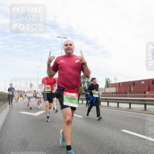 03.10.2025 - Köhlbrandbrückenlauf Matties Gatica Varas http://msf.ph/oto/9171978 03.10.2025 15:19:03 Position 3 7506 meine-sportfotos.de
