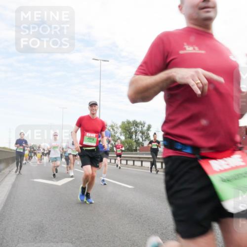 03.10.2025 - Köhlbrandbrückenlauf Matties Gatica Varas http://msf.ph/oto/9171980 03.10.2025 15:19:03 Position 3  meine-sportfotos.de