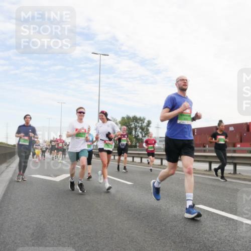 03.10.2025 - Köhlbrandbrückenlauf Matties Gatica Varas http://msf.ph/oto/9171985 03.10.2025 15:19:05 Position 3  meine-sportfotos.de