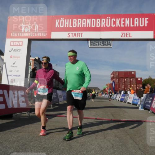 03.10.2025 - Köhlbrandbrückenlauf Matties Gatica Varas http://msf.ph/oto/9171996 03.10.2025 10:40:12 Ziel 2288, 2426, 2516, 3456 meine-sportfotos.de