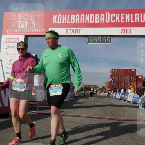 03.10.2025 - Köhlbrandbrückenlauf Matties Gatica Varas http://msf.ph/oto/9171998 03.10.2025 10:40:12 Ziel 2288, 2426, 2516, 3456 meine-sportfotos.de