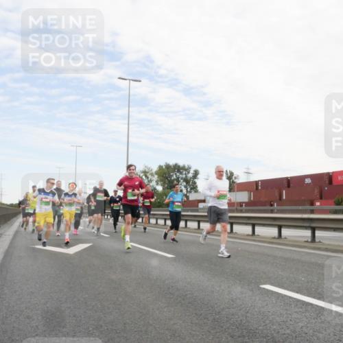 03.10.2025 - Köhlbrandbrückenlauf Matties Gatica Varas http://msf.ph/oto/9171999 03.10.2025 15:19:08 Position 3  meine-sportfotos.de