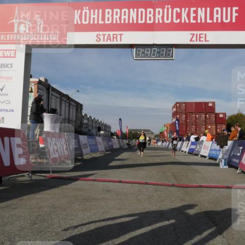 03.10.2025 - Köhlbrandbrückenlauf Matties Gatica Varas http://msf.ph/oto/9172000 03.10.2025 10:40:13 Ziel 2288, 2426, 2516, 3456 meine-sportfotos.de