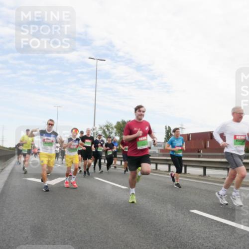 03.10.2025 - Köhlbrandbrückenlauf Matties Gatica Varas http://msf.ph/oto/9172003 03.10.2025 15:19:09 Position 3  meine-sportfotos.de