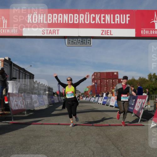 03.10.2025 - Köhlbrandbrückenlauf Matties Gatica Varas http://msf.ph/oto/9172008 03.10.2025 10:40:18 Ziel 2288, 2516, 2926, 2927, 2928 meine-sportfotos.de