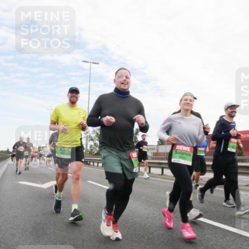 03.10.2025 - Köhlbrandbrückenlauf Matties Gatica Varas http://msf.ph/oto/9172015 03.10.2025 15:19:12 Position 3 7607, 9065 meine-sportfotos.de