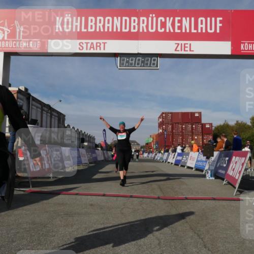 03.10.2025 - Köhlbrandbrückenlauf Matties Gatica Varas http://msf.ph/oto/9172016 03.10.2025 10:40:19 Ziel 2288, 2516, 2926, 2927, 2928 meine-sportfotos.de