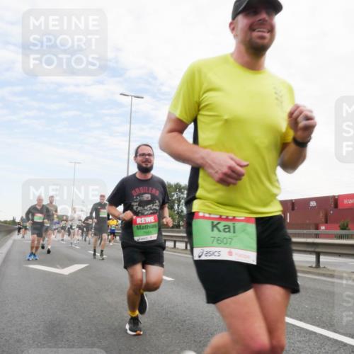 03.10.2025 - Köhlbrandbrückenlauf Matties Gatica Varas http://msf.ph/oto/9172019 03.10.2025 15:19:13 Position 3 7551, 7607 meine-sportfotos.de