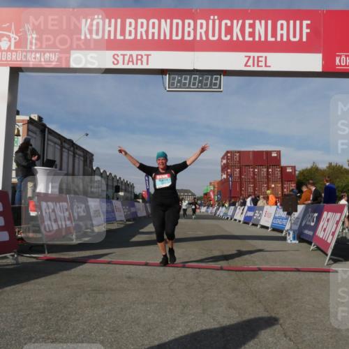 03.10.2025 - Köhlbrandbrückenlauf Matties Gatica Varas http://msf.ph/oto/9172020 03.10.2025 10:40:20 Ziel 2288, 2516, 2926, 2927, 2928 meine-sportfotos.de
