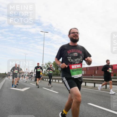 03.10.2025 - Köhlbrandbrückenlauf Matties Gatica Varas http://msf.ph/oto/9172021 03.10.2025 15:19:13 Position 3 7551 meine-sportfotos.de