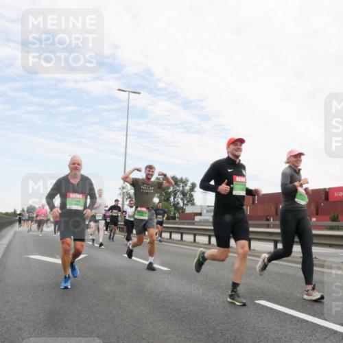 03.10.2025 - Köhlbrandbrückenlauf Matties Gatica Varas http://msf.ph/oto/9172029 03.10.2025 15:19:15 Position 3  meine-sportfotos.de