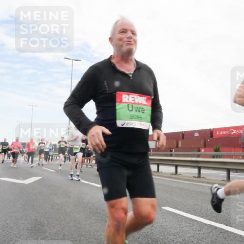 03.10.2025 - Köhlbrandbrückenlauf Matties Gatica Varas http://msf.ph/oto/9172035 03.10.2025 15:19:17 Position 3 9095 meine-sportfotos.de