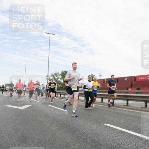 03.10.2025 - Köhlbrandbrückenlauf Matties Gatica Varas http://msf.ph/oto/9172039 03.10.2025 15:19:18 Position 3  meine-sportfotos.de