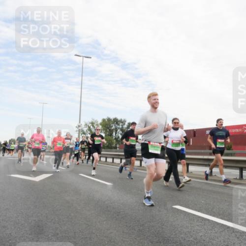 03.10.2025 - Köhlbrandbrückenlauf Matties Gatica Varas http://msf.ph/oto/9172041 03.10.2025 15:19:18 Position 3  meine-sportfotos.de