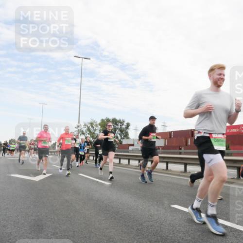 03.10.2025 - Köhlbrandbrückenlauf Matties Gatica Varas http://msf.ph/oto/9172043 03.10.2025 15:19:18 Position 3  meine-sportfotos.de