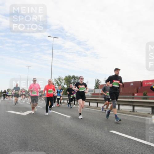 03.10.2025 - Köhlbrandbrückenlauf Matties Gatica Varas http://msf.ph/oto/9172045 03.10.2025 15:19:19 Position 3  meine-sportfotos.de