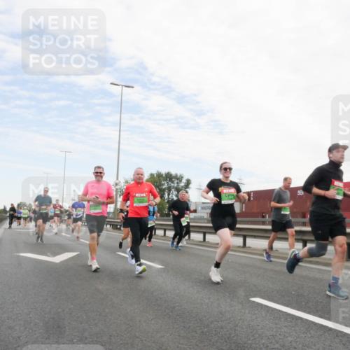 03.10.2025 - Köhlbrandbrückenlauf Matties Gatica Varas http://msf.ph/oto/9172047 03.10.2025 15:19:19 Position 3  meine-sportfotos.de