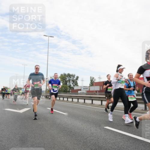 03.10.2025 - Köhlbrandbrückenlauf Matties Gatica Varas http://msf.ph/oto/9172057 03.10.2025 15:19:22 Position 3  meine-sportfotos.de