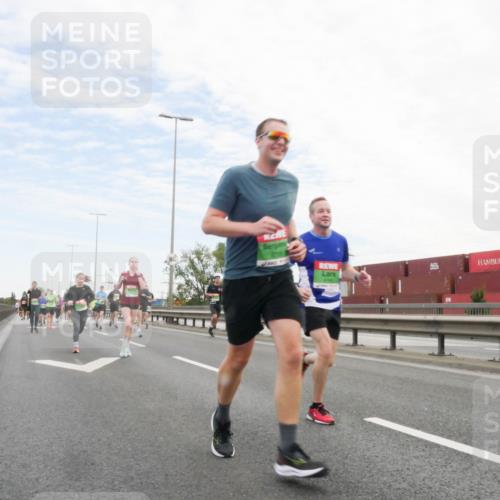 03.10.2025 - Köhlbrandbrückenlauf Matties Gatica Varas http://msf.ph/oto/9172061 03.10.2025 15:19:23 Position 3  meine-sportfotos.de