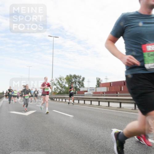03.10.2025 - Köhlbrandbrückenlauf Matties Gatica Varas http://msf.ph/oto/9172063 03.10.2025 15:19:23 Position 3  meine-sportfotos.de
