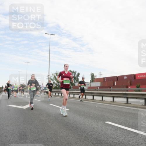 03.10.2025 - Köhlbrandbrückenlauf Matties Gatica Varas http://msf.ph/oto/9172067 03.10.2025 15:19:24 Position 3  meine-sportfotos.de