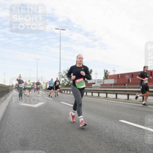 03.10.2025 - Köhlbrandbrückenlauf Matties Gatica Varas http://msf.ph/oto/9172073 03.10.2025 15:19:26 Position 3 7135 meine-sportfotos.de