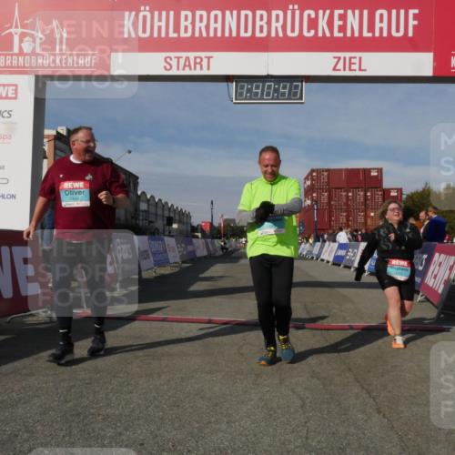 03.10.2025 - Köhlbrandbrückenlauf Matties Gatica Varas http://msf.ph/oto/9172083 03.10.2025 10:40:48 Ziel 3319 meine-sportfotos.de
