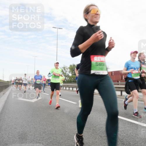 03.10.2025 - Köhlbrandbrückenlauf Matties Gatica Varas http://msf.ph/oto/9172090 03.10.2025 15:19:30 Position 3  meine-sportfotos.de