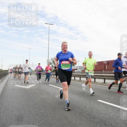 03.10.2025 - Köhlbrandbrückenlauf Matties Gatica Varas http://msf.ph/oto/9172095 03.10.2025 15:19:31 Position 3 8983, 18 meine-sportfotos.de