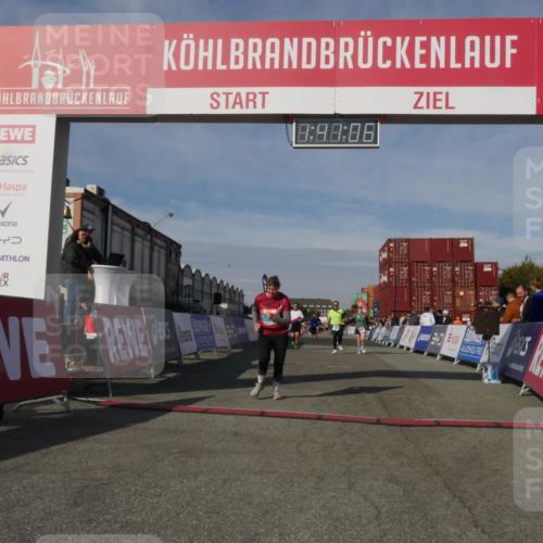 03.10.2025 - Köhlbrandbrückenlauf Matties Gatica Varas http://msf.ph/oto/9172098 03.10.2025 10:41:08 Ziel 2223, 2260, 2485, 3377 meine-sportfotos.de