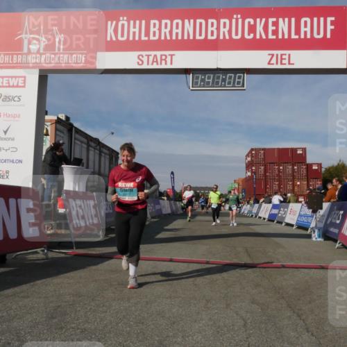 03.10.2025 - Köhlbrandbrückenlauf Matties Gatica Varas http://msf.ph/oto/9172104 03.10.2025 10:41:10 Ziel 2223, 2260, 2485 meine-sportfotos.de