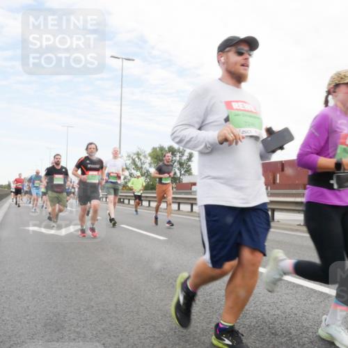 03.10.2025 - Köhlbrandbrückenlauf Matties Gatica Varas http://msf.ph/oto/9172109 03.10.2025 15:19:35 Position 3 7246 meine-sportfotos.de