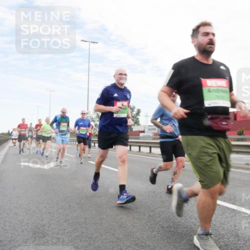 03.10.2025 - Köhlbrandbrückenlauf Matties Gatica Varas http://msf.ph/oto/9172123 03.10.2025 15:19:38 Position 3  meine-sportfotos.de