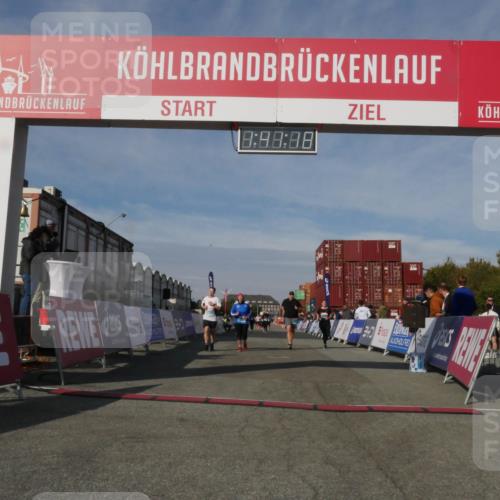 03.10.2025 - Köhlbrandbrückenlauf Matties Gatica Varas http://msf.ph/oto/9172124 03.10.2025 10:41:20 Ziel 1518, 1981, 2723, 3080, 3373, 3374 meine-sportfotos.de