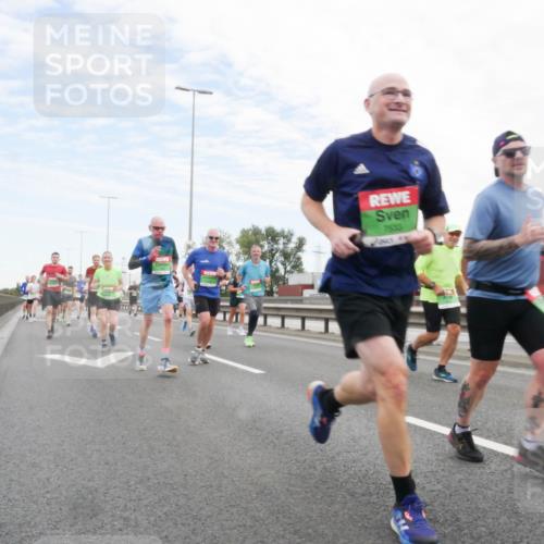 03.10.2025 - Köhlbrandbrückenlauf Matties Gatica Varas http://msf.ph/oto/9172125 03.10.2025 15:19:38 Position 3 7533 meine-sportfotos.de