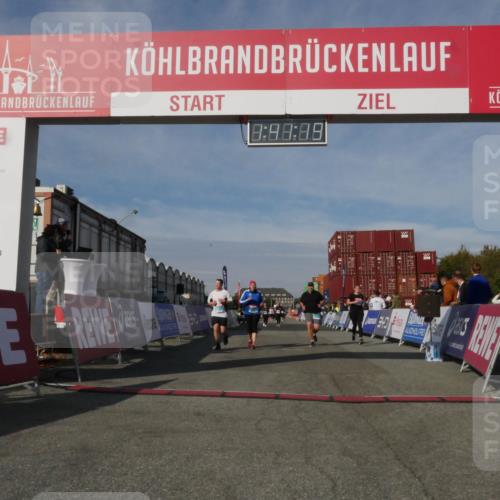 03.10.2025 - Köhlbrandbrückenlauf Matties Gatica Varas http://msf.ph/oto/9172130 03.10.2025 10:41:21 Ziel 1518, 1981, 2723, 3080, 3373, 3374 meine-sportfotos.de