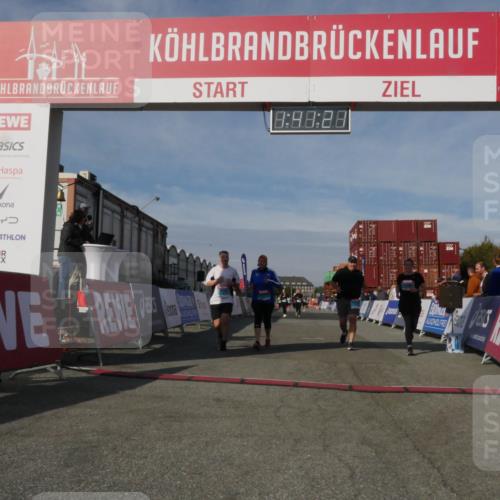 03.10.2025 - Köhlbrandbrückenlauf Matties Gatica Varas http://msf.ph/oto/9172138 03.10.2025 10:41:23 Ziel 1518, 1981, 2723, 3080, 3373, 3374 meine-sportfotos.de
