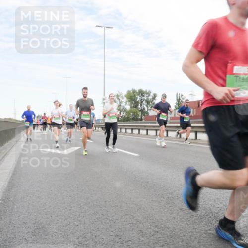 03.10.2025 - Köhlbrandbrückenlauf Matties Gatica Varas http://msf.ph/oto/9172141 03.10.2025 15:19:42 Position 3  meine-sportfotos.de