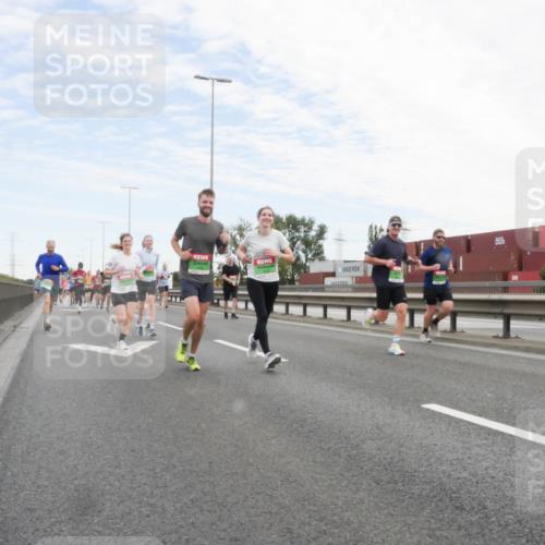 03.10.2025 - Köhlbrandbrückenlauf Matties Gatica Varas http://msf.ph/oto/9172142 03.10.2025 15:19:43 Position 3  meine-sportfotos.de