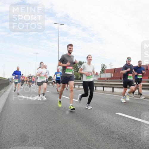 03.10.2025 - Köhlbrandbrückenlauf Matties Gatica Varas http://msf.ph/oto/9172144 03.10.2025 15:19:43 Position 3  meine-sportfotos.de