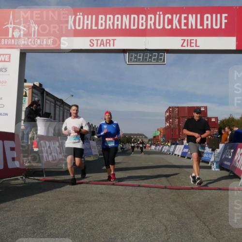 03.10.2025 - Köhlbrandbrückenlauf Matties Gatica Varas http://msf.ph/oto/9172147 03.10.2025 10:41:24 Ziel 1518, 1981, 2723, 3080, 3373, 3374 meine-sportfotos.de