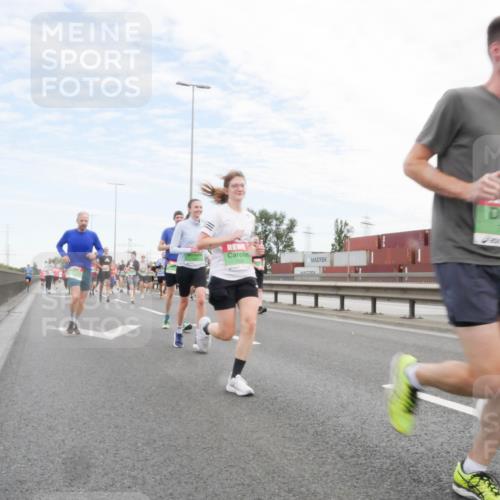03.10.2025 - Köhlbrandbrückenlauf Matties Gatica Varas http://msf.ph/oto/9172148 03.10.2025 15:19:44 Position 3 75 meine-sportfotos.de