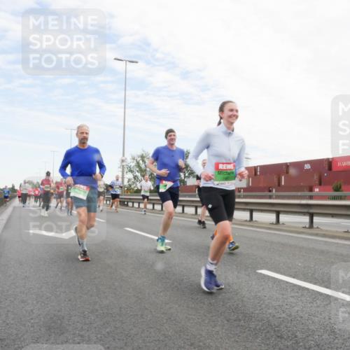 03.10.2025 - Köhlbrandbrückenlauf Matties Gatica Varas http://msf.ph/oto/9172152 03.10.2025 15:19:45 Position 3  meine-sportfotos.de