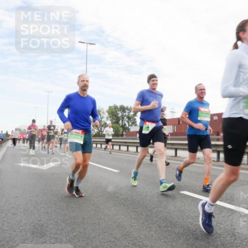 03.10.2025 - Köhlbrandbrückenlauf Matties Gatica Varas http://msf.ph/oto/9172154 03.10.2025 15:19:46 Position 3 7626 meine-sportfotos.de